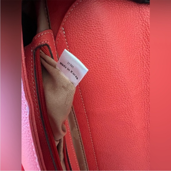 MCM BUCKET SATCHEL In Excellent Used Condition.   Absolutely Beautiful Firey Red - Picture 13 of 13